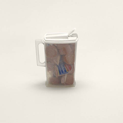 Plastic pitcher of salami, Eastern Europe (9CFR.94) (prohibited) Plastic pitcher of salami, Eastern Europe (9CFR.94) (prohibited)